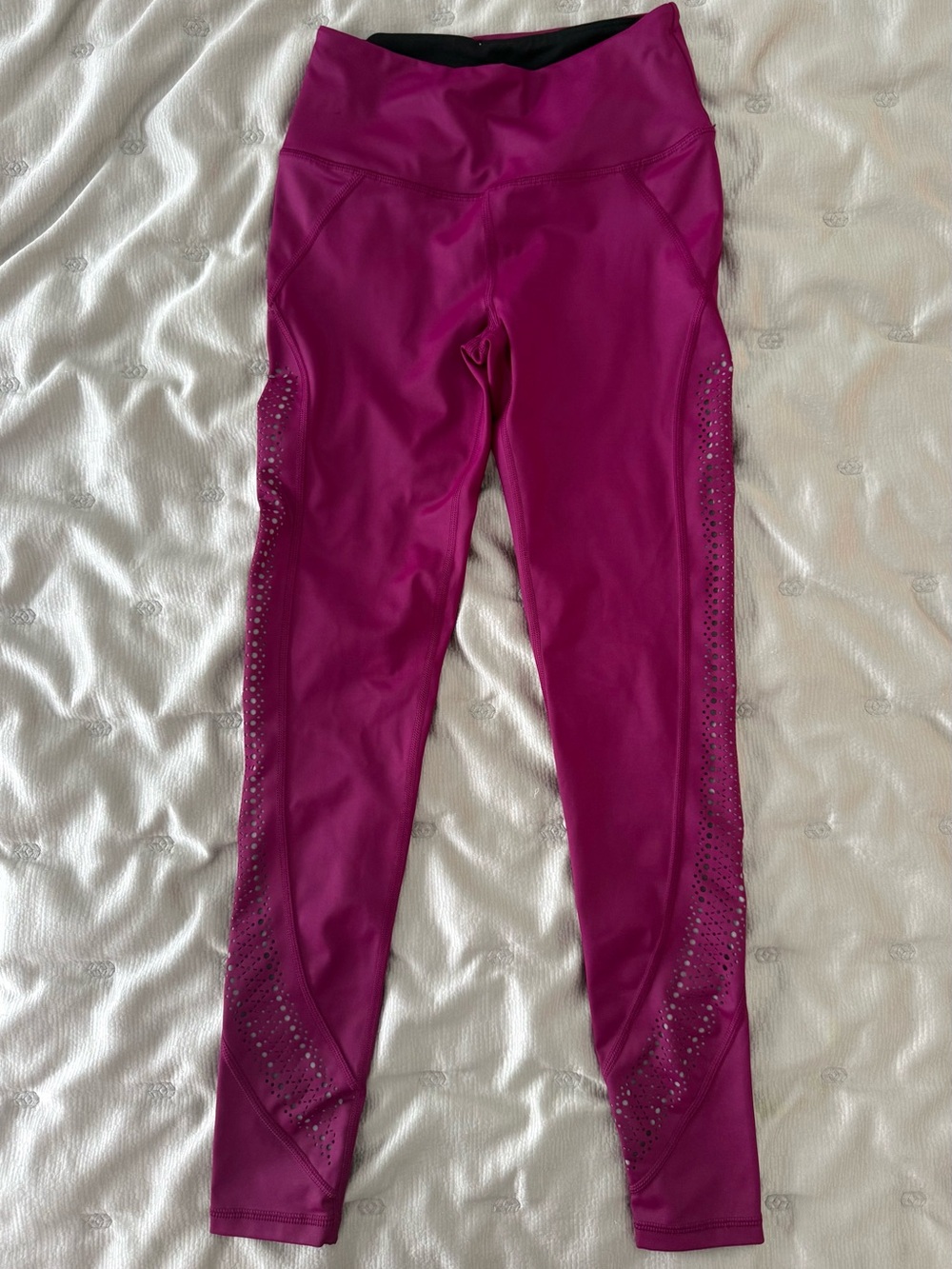 Victoria Secret Sport Knockout Tight
Pants Pink Plum Laser Cut Women XS